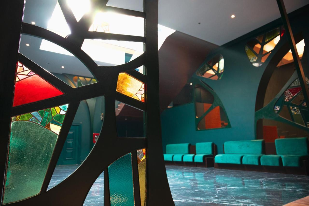 Arka Art Hotel Тирана Экстерьер фото Interior of the sanctuary