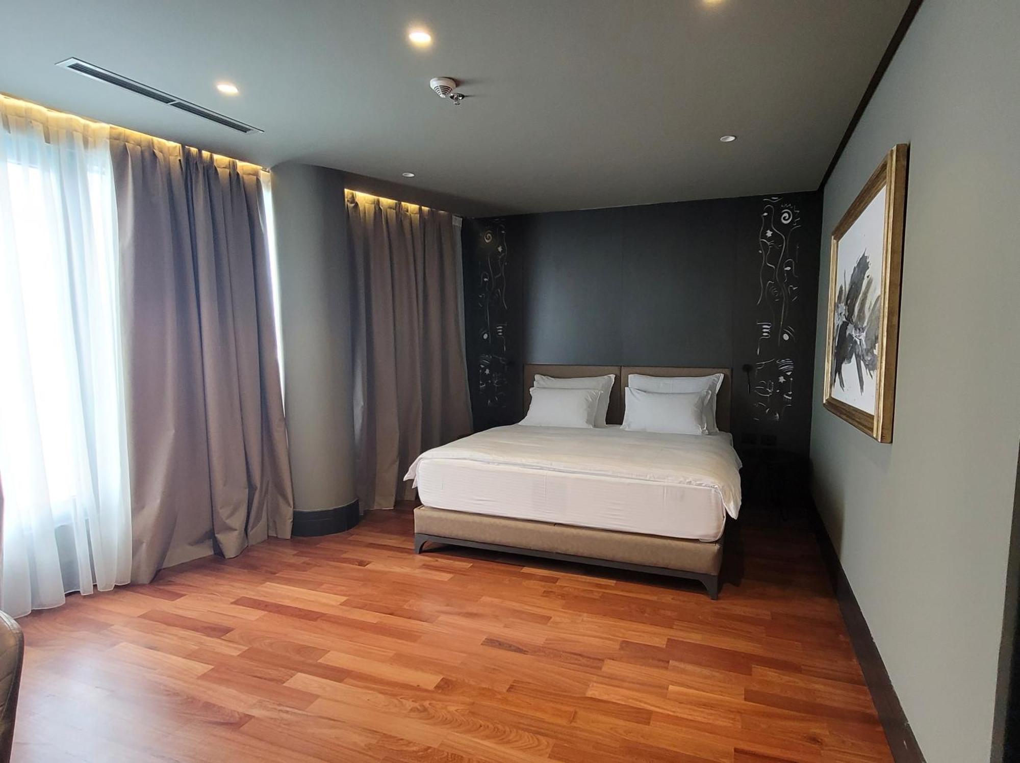 Arka Art Hotel Тирана Экстерьер фото