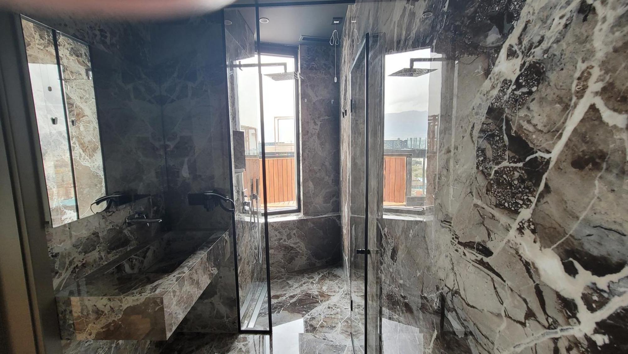 Arka Art Hotel Тирана Экстерьер фото