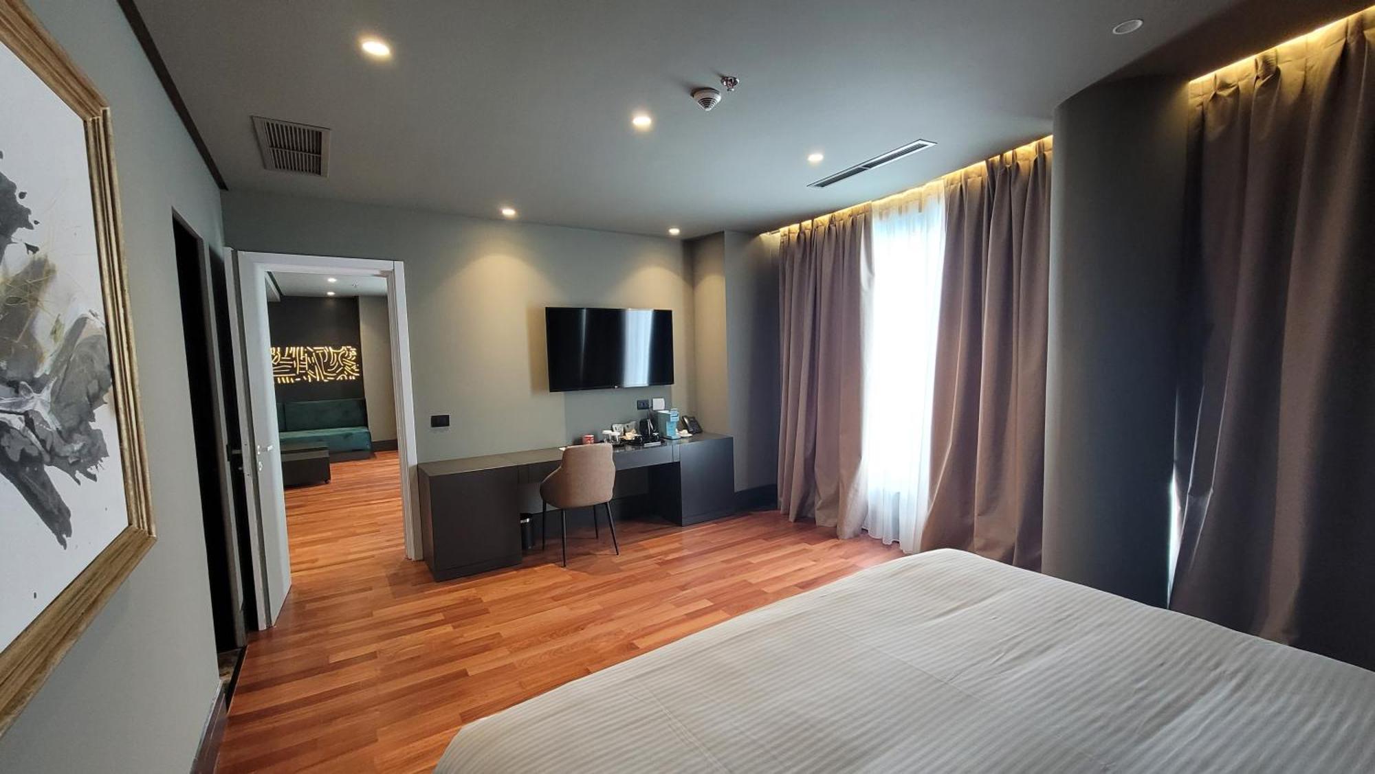 Arka Art Hotel Тирана Экстерьер фото Suite room