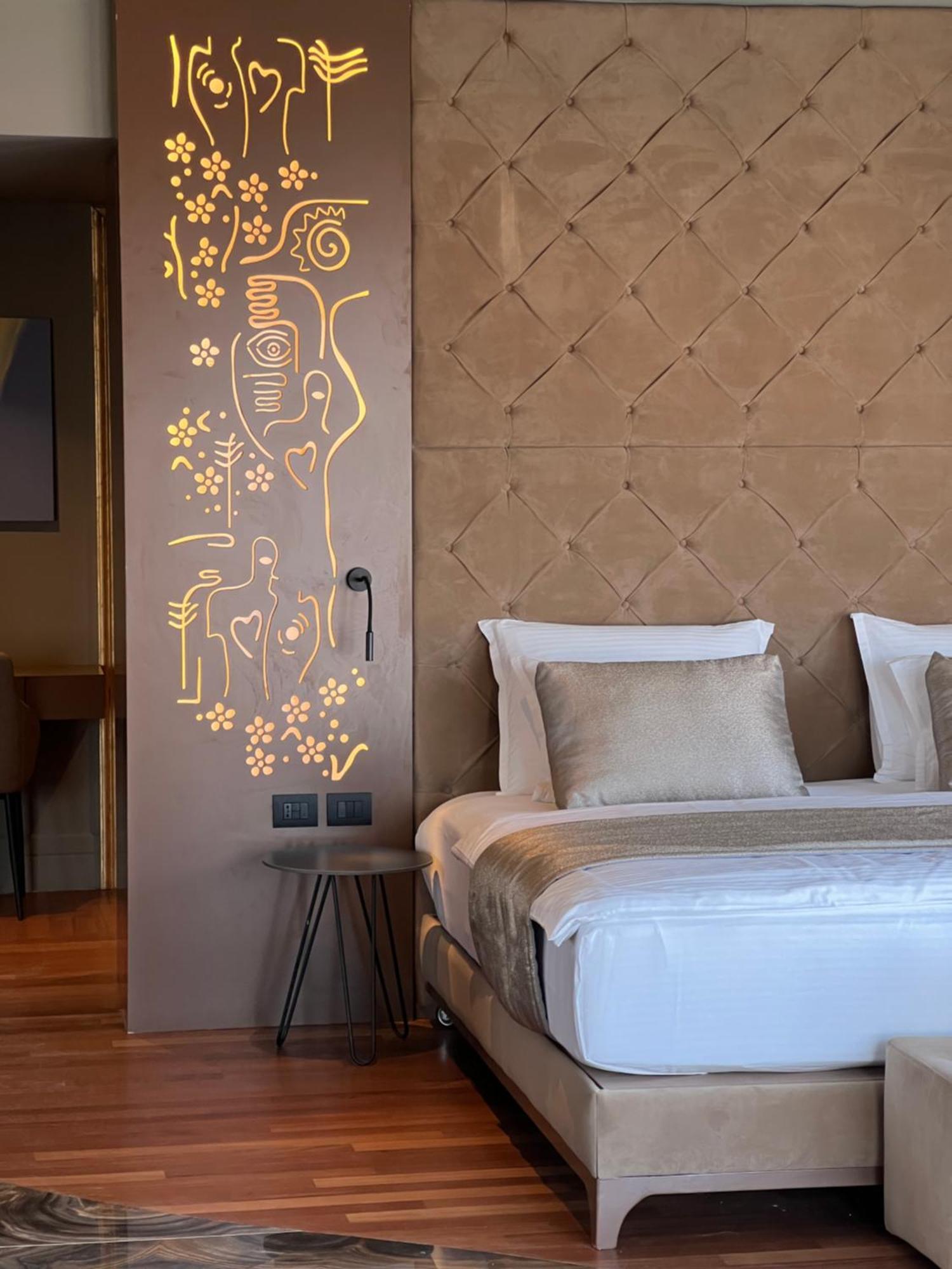 Arka Art Hotel Тирана Экстерьер фото A wall sticker