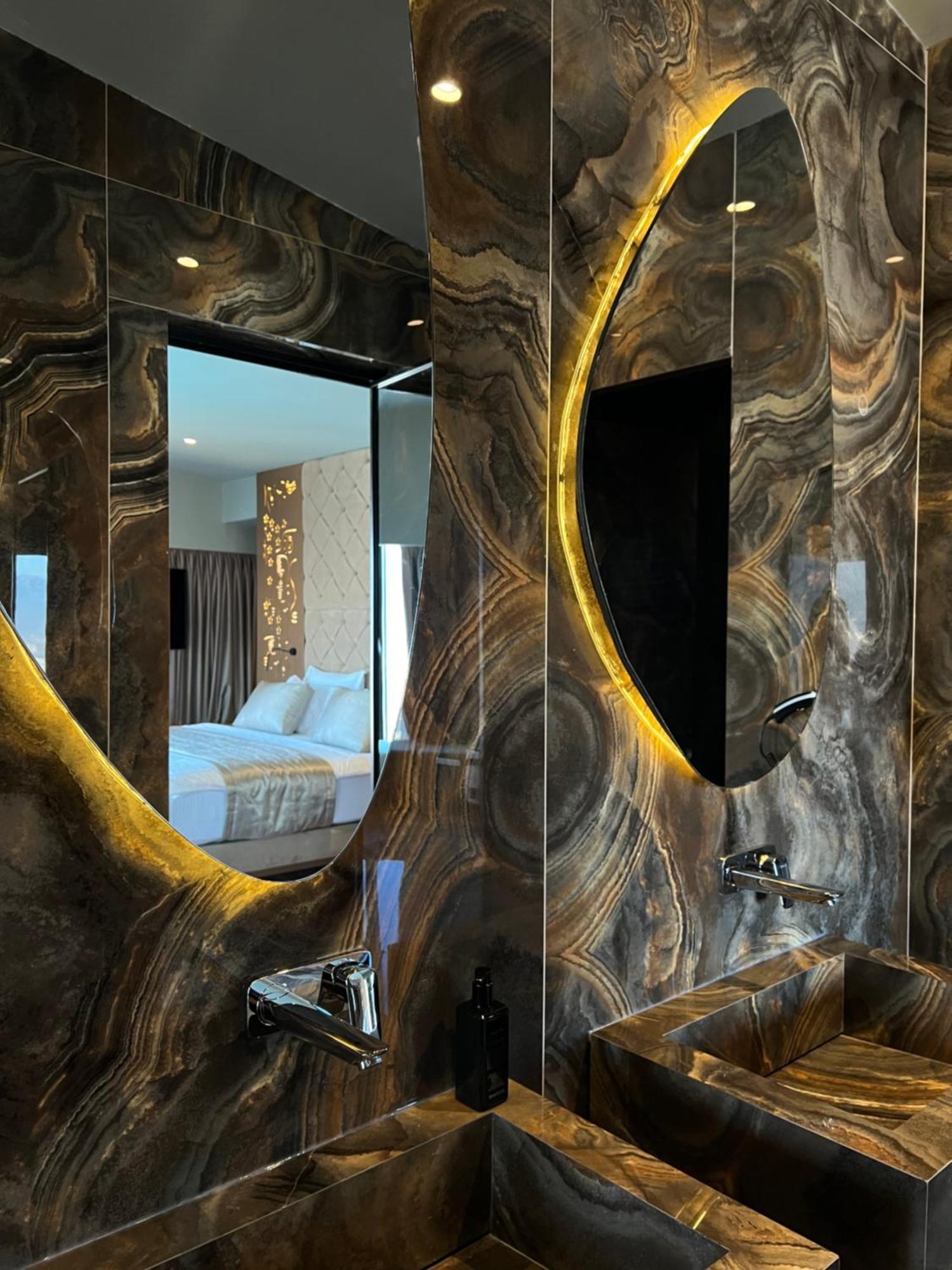 Arka Art Hotel Тирана Экстерьер фото Bathroom