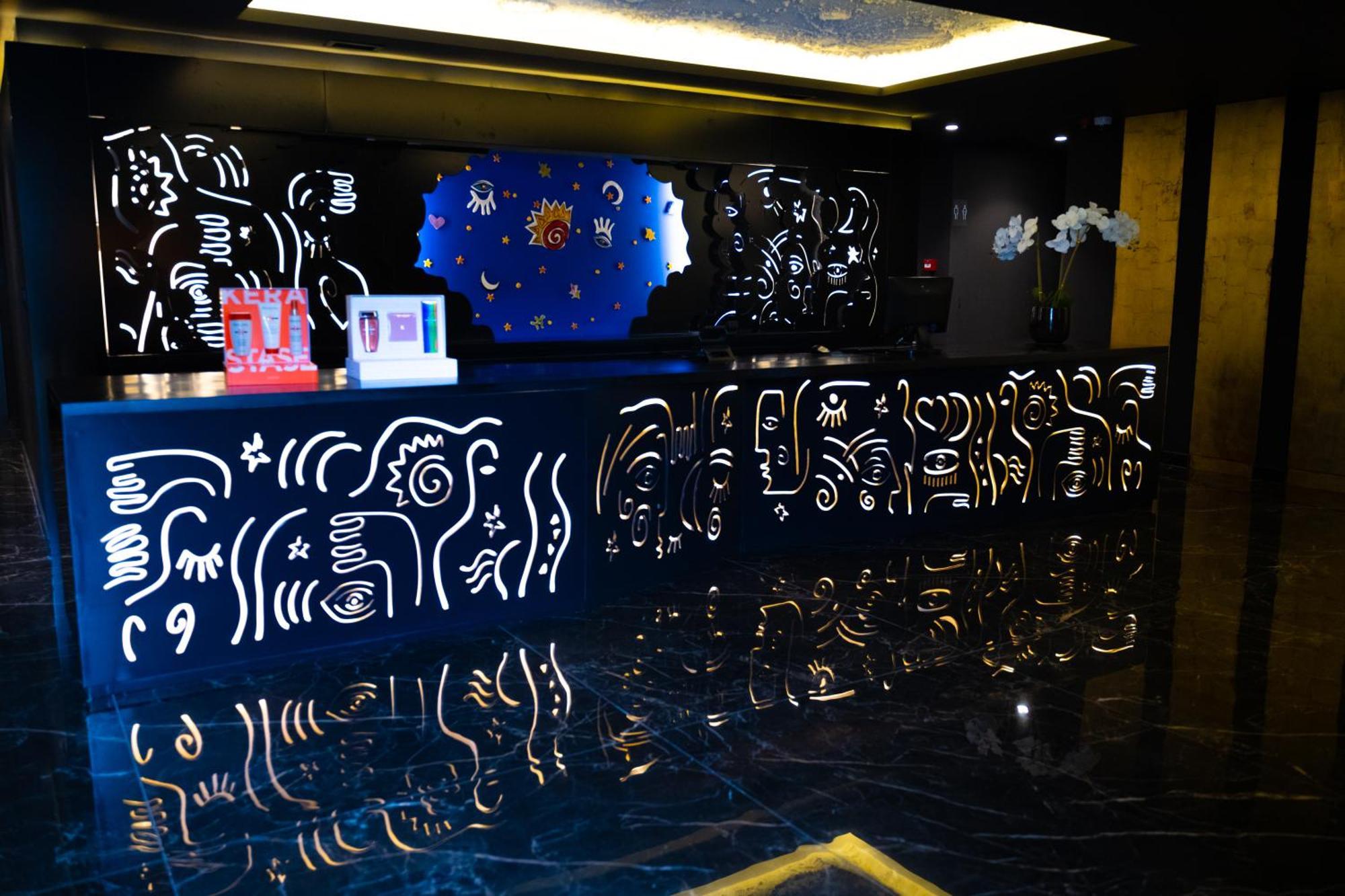 Arka Art Hotel Тирана Экстерьер фото The lobby of the hotel