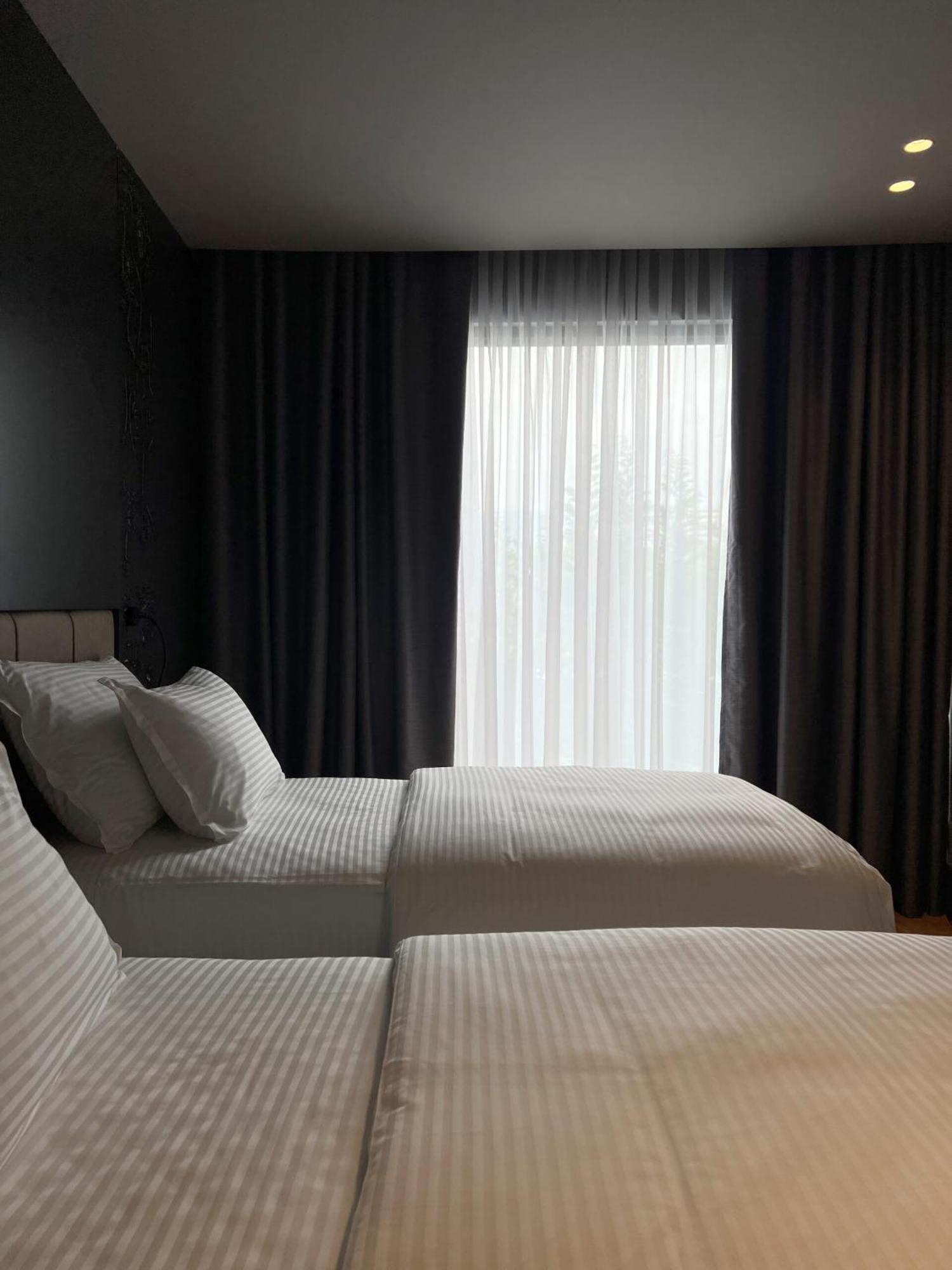 Arka Art Hotel Тирана Экстерьер фото