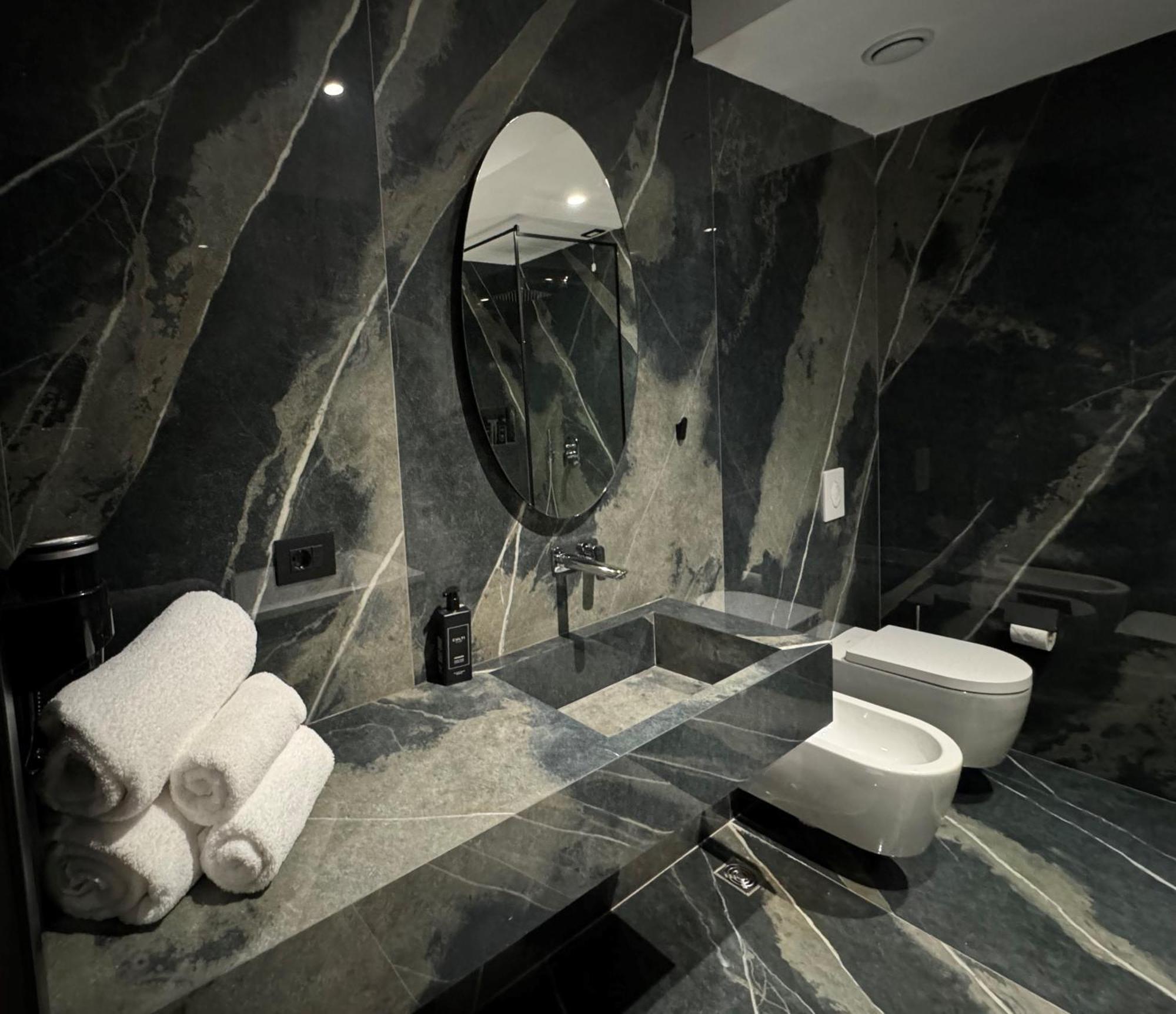 Arka Art Hotel Тирана Экстерьер фото Bathroom
